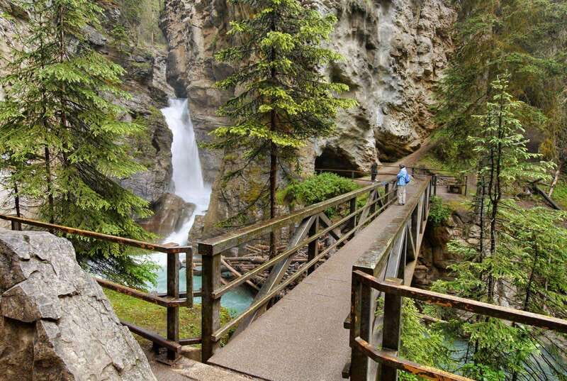Banff: 4-Hour E-Bike and Walking Tour in Johnston Canyon - Bow Valley Parkway riding: where the views and wildlife fit together