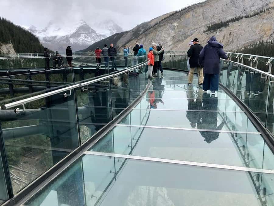 Banff and Jasper National Parks: Tour with Transport - Waterfowl Lake again? How the day shapes your best photos