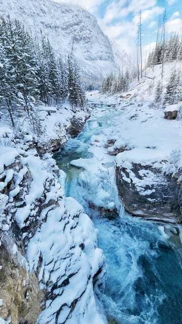 Banff & Canmore: Lake Louise & Marble Canyon - Should you book this Lake Louise and Marble Canyon winter tour?