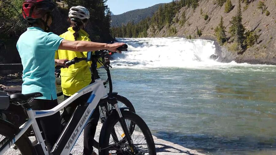 BANFF EVENING eBIKE WILDLIFE TOUR - Banff Springs Hotel and the Banff Golf Course Loop: Classic Banff Views