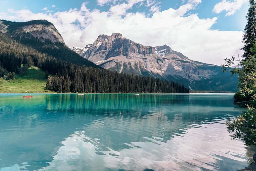Banff: Explore Banff & Jasper National Parks (4-Days) - What the Lodging and Group Meals Feel Like in Real Life