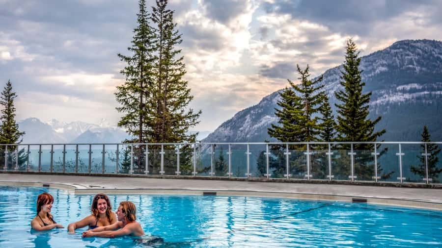 Banff: Gondola, Hot Springs, Bow falls & Three lakes tour - Key points at a glance