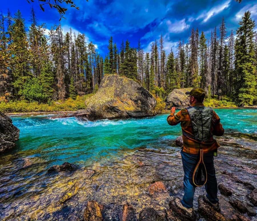 Banff: Gondola, Hot Springs, Bow falls & Three lakes tour - Pickup timing and what 10 hours really means
