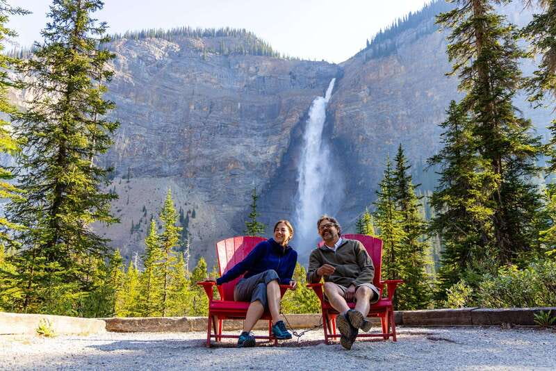 Banff: Grizzly Bear Refuge Tour with Lunch - Lunch with a view: included and easy to enjoy