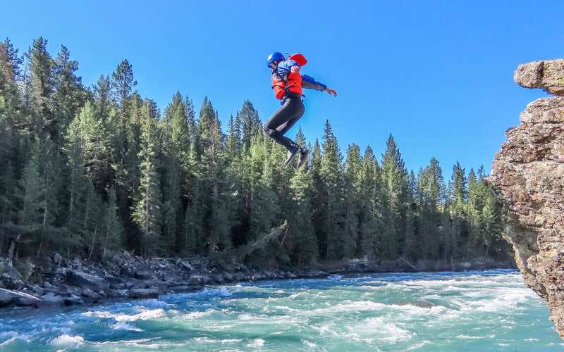 Banff: Horseshoe Canyon Whitewater Rafting Tour - Meeting at Stoney Nakoda Resort & Casino: gear-up without stress
