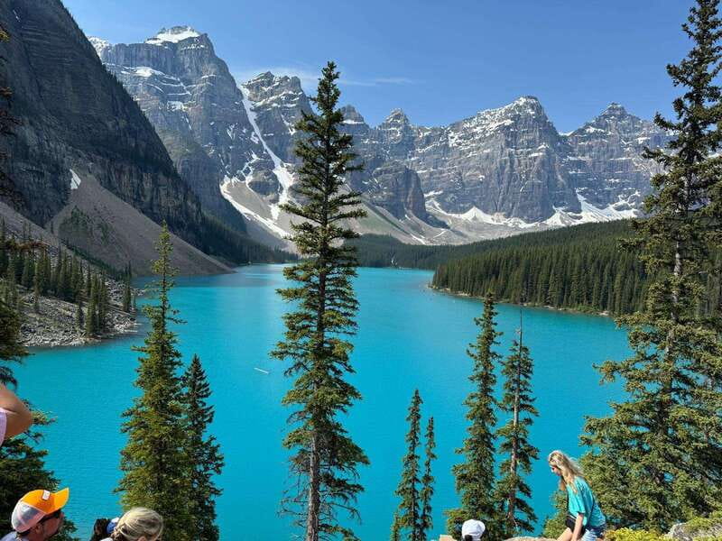 Banff: Lake Louise, Moraine, Emerald & Johnston Canyon Tour - Lake Louise: the glacier-fed views, plus enough time to enjoy them
