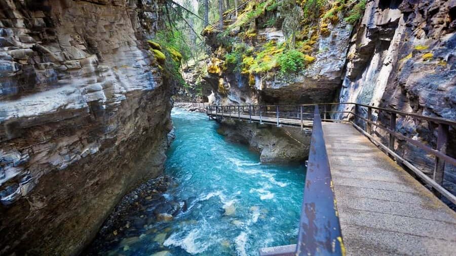Banff, Lake Louise, Moraine ,Emerald & Johnston Canyon tour - Johnston Canyon: Lower Falls, Upper Falls, And The Winter Ice Walk