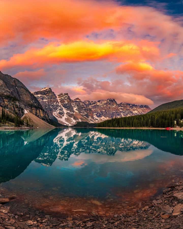 Banff: Lake Louise, Moraine, Emerald Lake & Canyon Day Trip - Johnston Canyon: the waterfall hike that fits a day trip