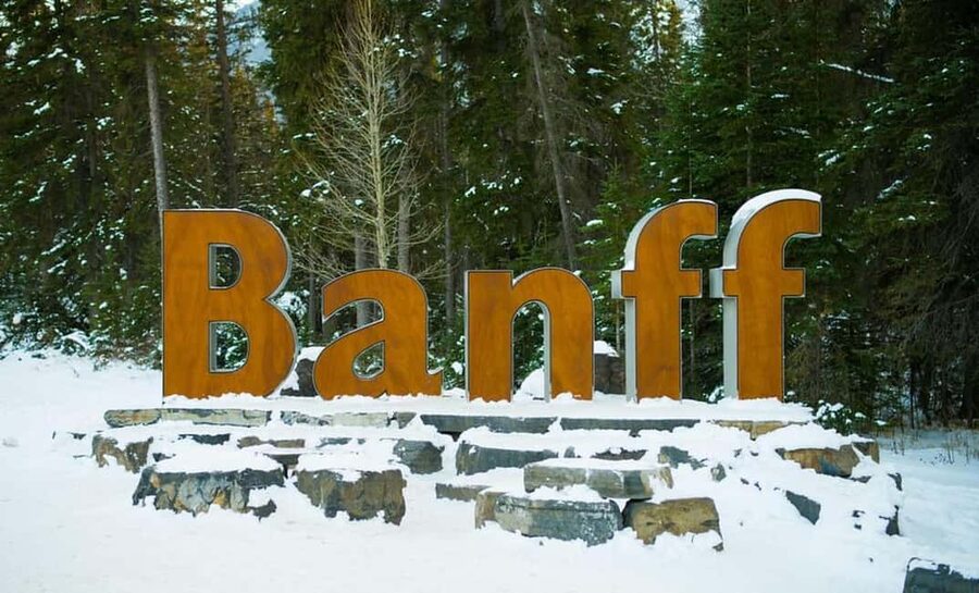 Banff:Lake Louise & Moraine Lake 1/2 Day Tour Canoe/Sightsee - Vermilion Lakes: a scenic bonus stop on the way back