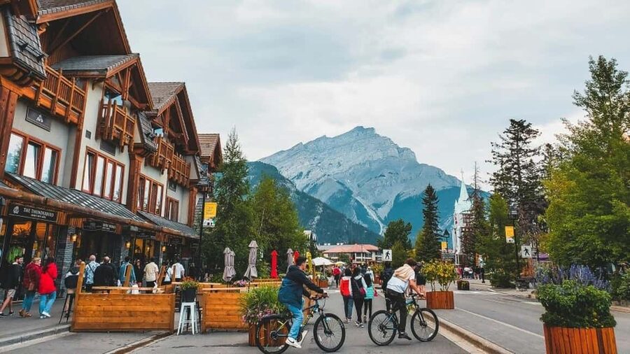 Banff:Lake Louise & Moraine Lake 1/2 Day Tour Canoe/Sightsee - Canoe/sightsee expectations: water time isn’t automatically paid for