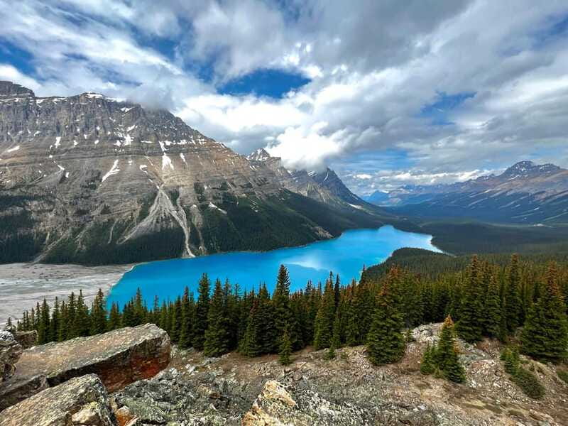 Banff - Lake Louise Moraine Lake and Icefields Parkway Tour - Lake Louise Village Lunch: A Break That Keeps the Day Moving