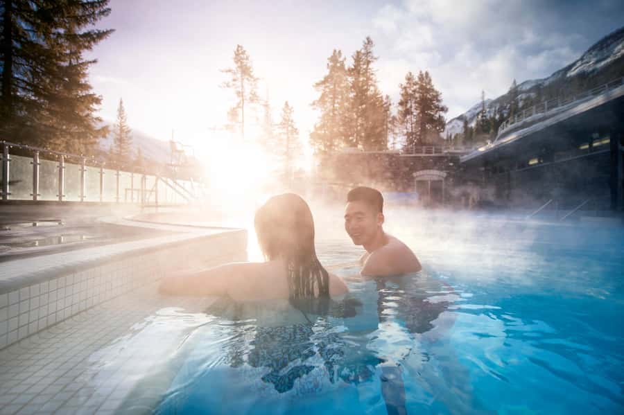 Banff: Lake Louise, Moraine Lake, Gondola, Cave & Basin Tour - Lake Louise: How to Spend Your 50 Minutes Well