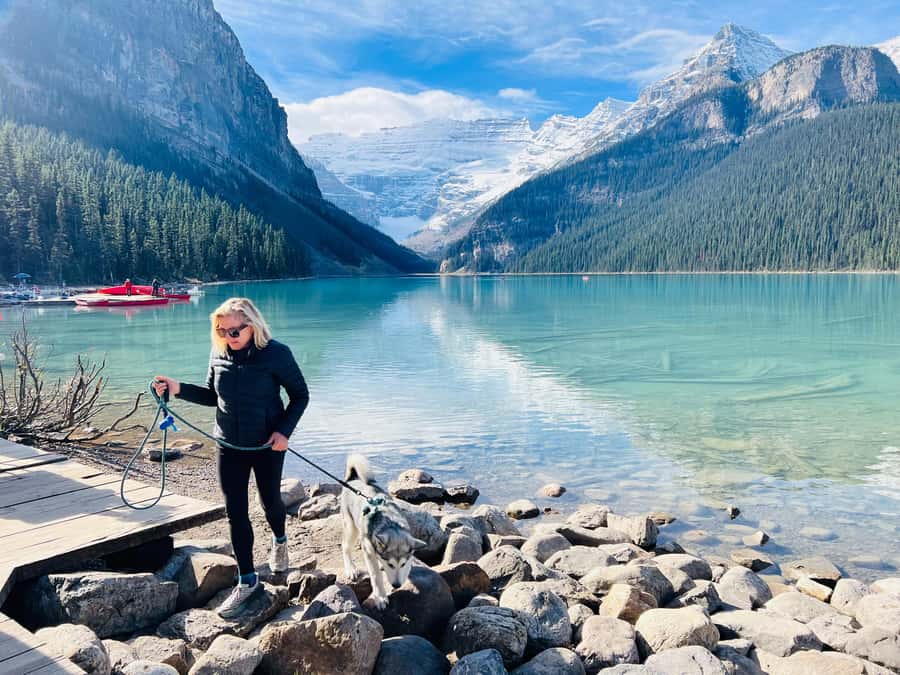 Banff: Lake Louise & Moraine Lake Half Day Tour - Castle Mountain Scenic Pass: Small Moment, Good Payoff