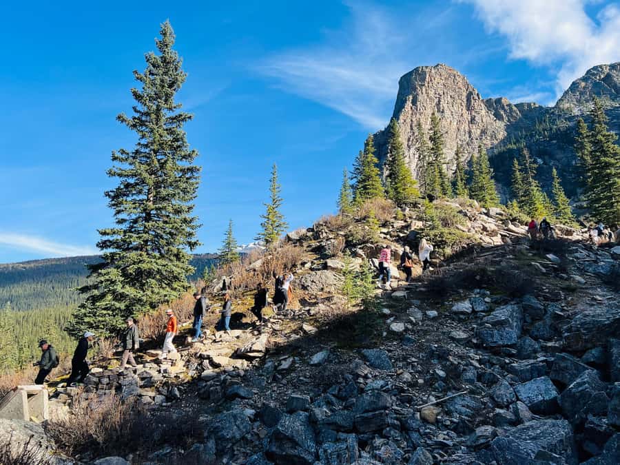 Banff: Lake Louise & Moraine Lake Half Day Tour - Moraine Lake: Where Your Hour Matters Most