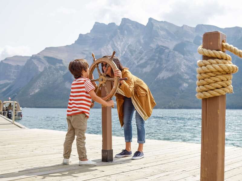 Banff: Lake Minnewanka Cruise - What to Bring (and Skip): Food, Layers, and Photos