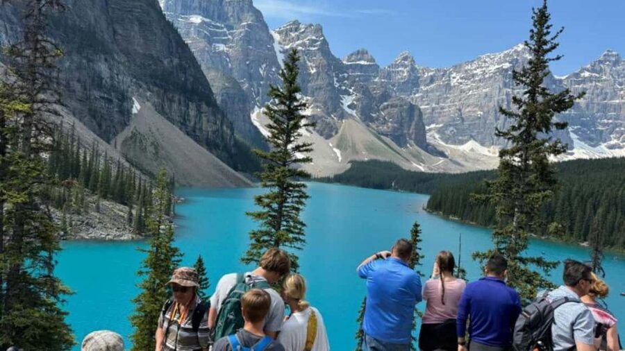 Banff. Moraine, Lake Louise ,Emerald & Johnston Canyon tour - Key highlights you’ll care about