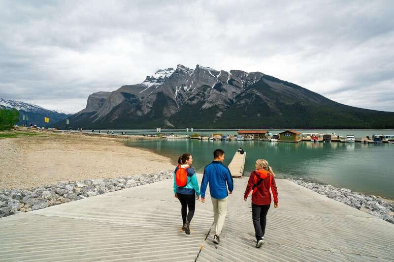 Banff National Park: Canyons, Lakes & Local Favourites - Transportation and group size: how the vehicle setup affects your day