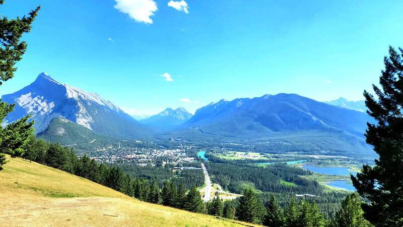Banff Private Full-Day Tour Lake Louise, Gondola & more - Lake Louise shoreline wander and the cold plunge option