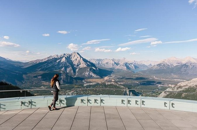 Banff Tour with Gondola & Lake Cruise - roundtrip from Canmore - About the Guide: When the Commentary Actually Helps