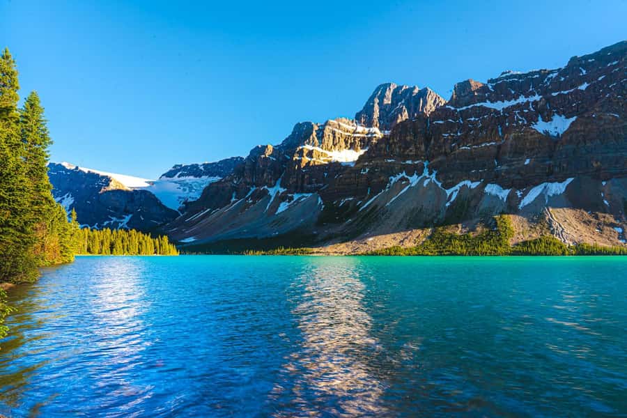 Banff Town: Lake Louise Moraine, Glacier, Peyto & Bow Lake - A One-Day Icefields Parkway Plan That Feels Just Right