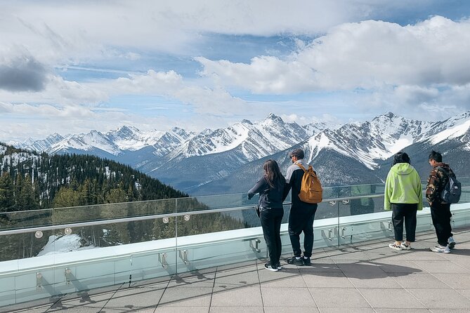 Banff Winter Tour Featuring Mountaintop Dinner and Banff Gondola - Cascade Ponds, Tunnel Mountain Drive, and Surprise Corner: built for photos