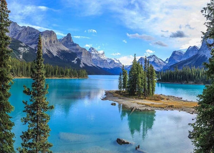 Banff, Yoho, and Jasper 2 Day Private Tour - Yoho National Park: Emerald Lake, Natural Bridge, and waterfalls