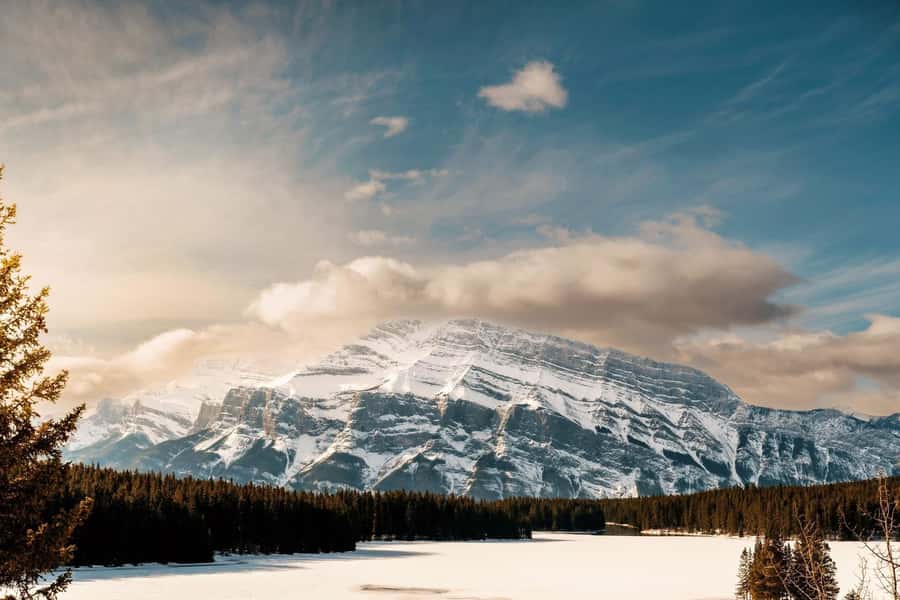 Calgary Banff: Columbia Icefield, Skywalk and Lakes Day Tour - Pickup logistics: the day starts earlier than you think