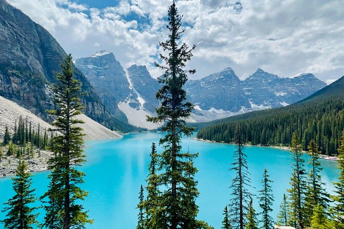 Calgary/Canmore/Banff: Moraine Lake & Lake Louise Return Shuttle - A one-day shuttle plan for Moraine Lake and Lake Louise