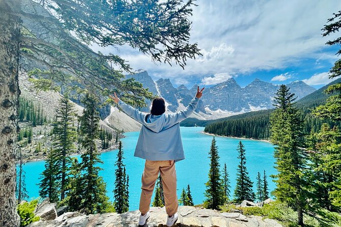 Calgary/Canmore/Banff: Moraine Lake & Lake Louise Return Shuttle - Lake Louise: glacier-fed color and how to spend 90 minutes well