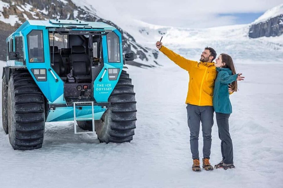 Calgary: Icefield Adventure, Skywalk and three Glaciers Tour - Peyto Lake: that wolf-head look is the whole reason to come