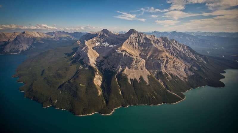 Canadian Rockies: Helicopter Flight with Exploration Hike - The glacier route and the Columbia Icefield approach