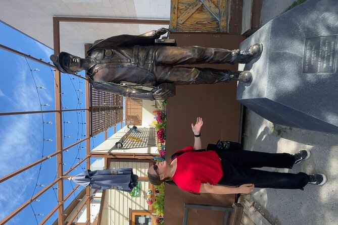 Canmore Town Walking Tour with Refreshment and Sweet Treat - The refreshment and sweet treat: a smart included break