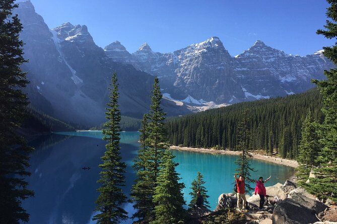 Day Trip: Lake Louise, Moraine Lake, Emerald Lake, Banff - Wrapping Up in Banff Avenue and Town
