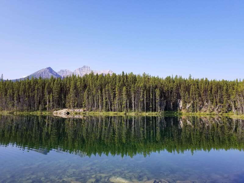 Deep Day Tour to Peyto, Moraine, Louise Lakes, J. Canyon... - Moraine Lake first: turquoise water and real reasons to pay attention