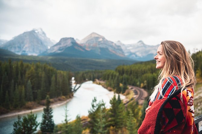 Discover Lake Louise (Spring & Fall Sightseeing) - Lake Louise in About One Hour: Stroll, Photos, and the Fairmont Framing