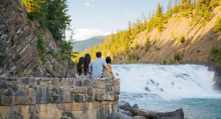 Discover the Best of Banff: Lakes, Mountains, Gondola Ride - Banff Gondola and Sulphur Mountain: summit views without stress