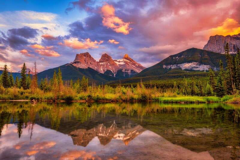 Emerald Lake,Lake Louise JohnstonCanyon&Banff Tour - Lake Louise: the classic lakeside moment (and the walk that matters)