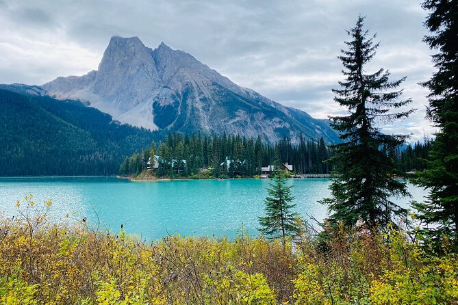 Emerald Lake Lake Louise Moraine Lake Half Day Tour - Why the “big lakes in one day” approach is good value