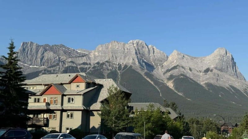Emerald Lake, Moraine, Louise, Johnston Canyon & Banff Town - Key highlights you’ll feel right away