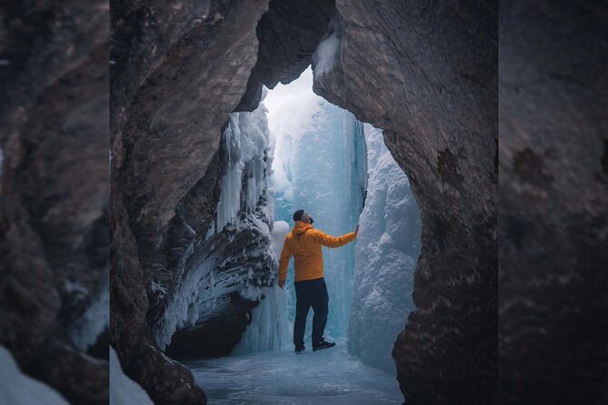 Emerald Lake,Natural Bridge, Wapta Falls & Takakkaw Falls in Yoho - Natural Bridge: Kicking Horse power, with a winter twist