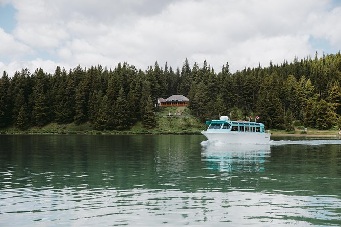 Explore Jasper Tour with Maligne Lake Cruise - Maligne Lake cruise: the water views that earn the hype