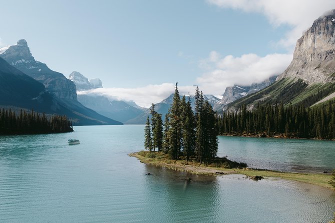 Explore Jasper Tour with Maligne Lake Cruise - Jasper warm-up: getting your bearings around the Athabasca River