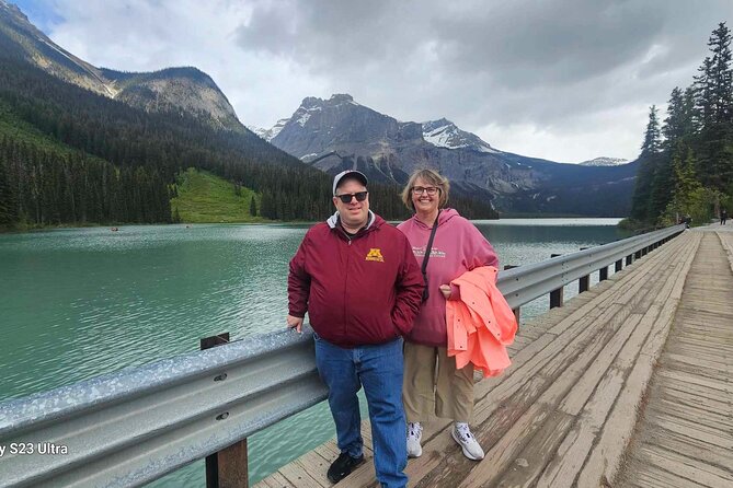 Famous Moraine Lake and Lake Louise Shared Shuttle Tour - Moraine Lake: Blue Water, Ten Peaks, and the Rockpile Payoff