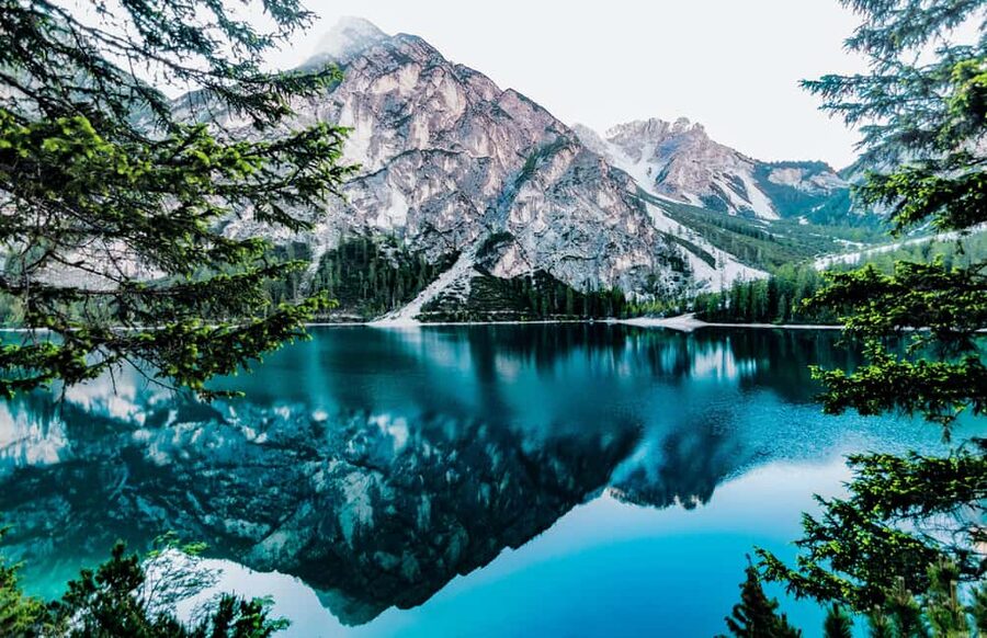 From Banff/Canmore: Moraine Lake, Lake Louise 1.5 hrs Each - Lake Louise: 90 minutes to take in emerald water and the Fairmont moment