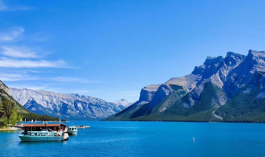 From Calgary to Banff: Day Trip with Wolfdog Sanctuary Visit - How the Calgary to Banff Day Trip Really Feels (10 hours, small group)