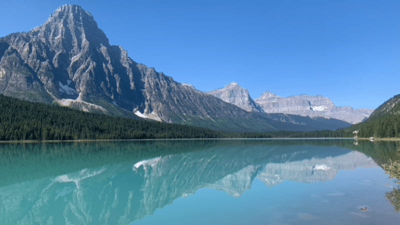 From Canmore/Banff: Icefields Parkway Experience - The Scenic Stop Lineup: Bow Lake, Peyto Lake, Mistaya Canyon, and Viewpoints