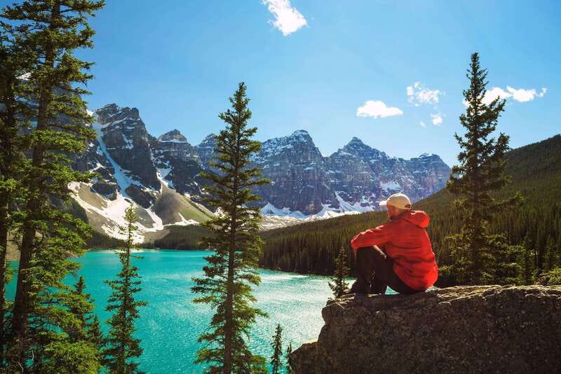 From Canmore/Banff: Moraine Lake Sunrise & Lake Louise Tour - How you handle the chilly part (without turning it into misery)