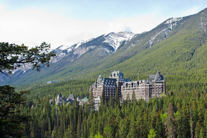 Guided Tour to Banff Highlights & Wildlife With Gondola Admission - Banff Gondola on Sulphur Mountain: 360° views for about an hour