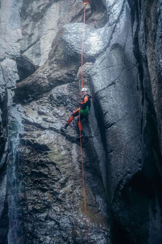 Heart Creek Canyoning tour - Beginner friendly - Near Banff - Upper to lower canyon: the dry practice section and the moment you get wet