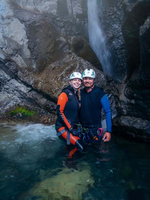 Heart Creek Canyoning tour - Beginner friendly - Near Banff - What to bring and wear: avoid soggy surprises